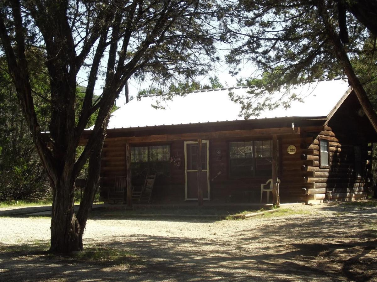 A Peace Of Heaven Cabins And Rv Vanderpool Exterior foto