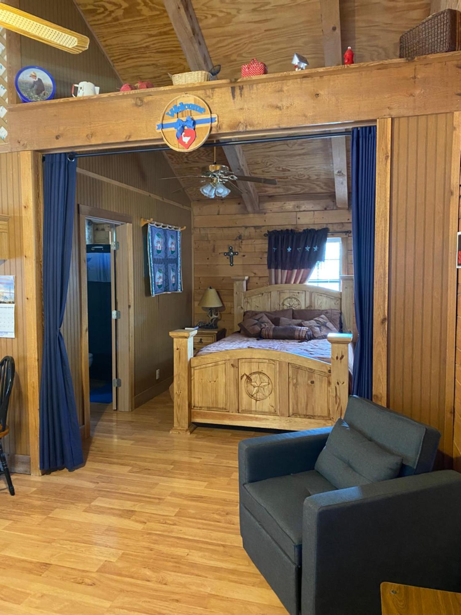 A Peace Of Heaven Cabins And Rv Vanderpool Exterior foto